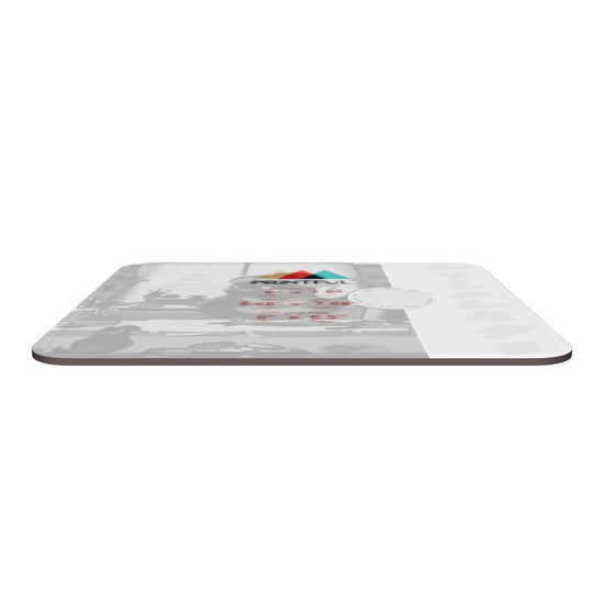 Tapis de souris : L’espace calme où naissent les tempêtes — Stray Kids, le souffle derrière chaque intention.