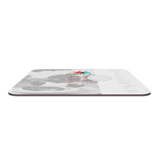 Tapis de souris : L’impulsion qui précède l’idée — Stray Kids, la voix intérieure qui trace la voie.