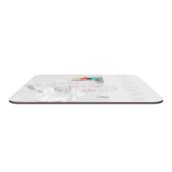 Tapis de souris : Le silence qui façonne chaque geste — Stray Kids, la pulsation qui guide le mouvement.