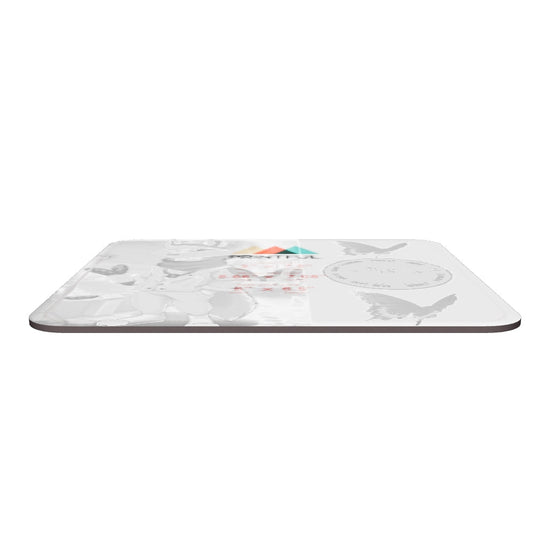 Tapis de souris : Une surface calme, un océan intérieur — Stray Kids, le murmure du possible dans le silence.