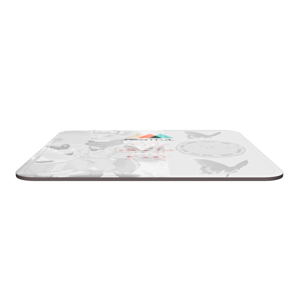 Tapis de souris : Une surface calme, un océan intérieur — Stray Kids, le murmure du possible dans le silence.
